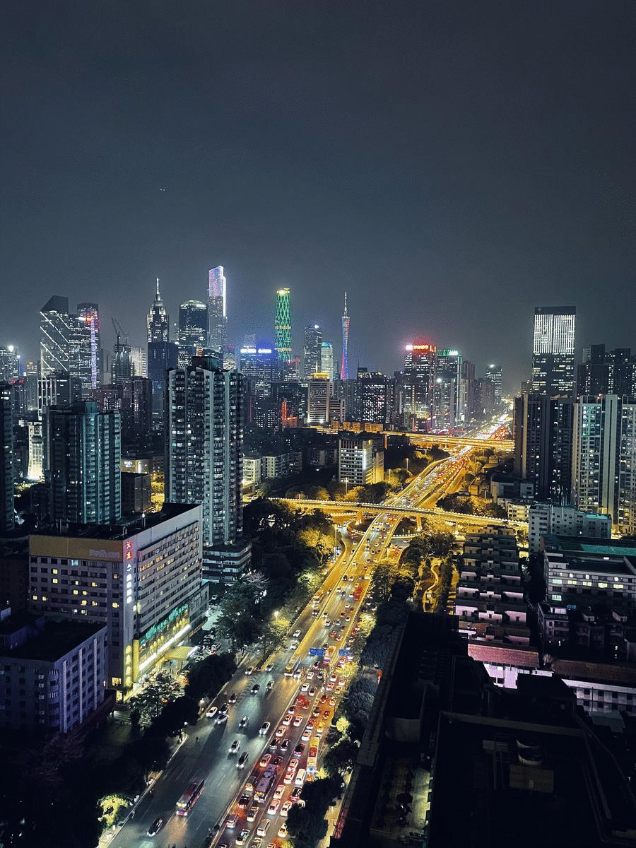 每座城市,都会有一处地方,展现着这座城市繁华的魅力.