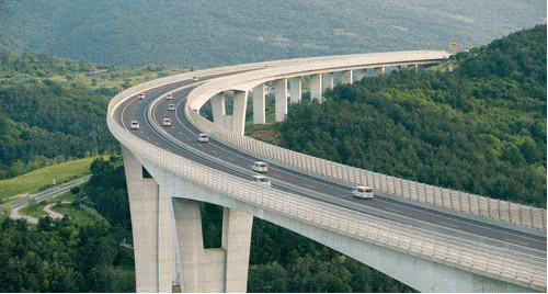 中国最长高速公路全长4395千米一路风景美不胜收