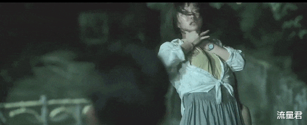 2018年,有学生在女鬼桥附近直播.