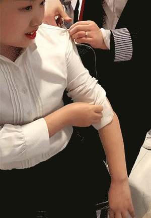 搞笑gif段子妹子们喝多了明显智商不够用