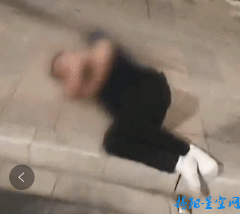 心真大潮汕一男子疑似醉酒躺在街边酣睡