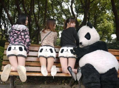 冰箱姐搞笑：姑娘这么大一桶针，打到身体里会要命的吧！