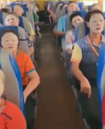 【9】终于知道大哥为什么秃顶了【10】一句话吐槽饭难吃评论区里聊聊