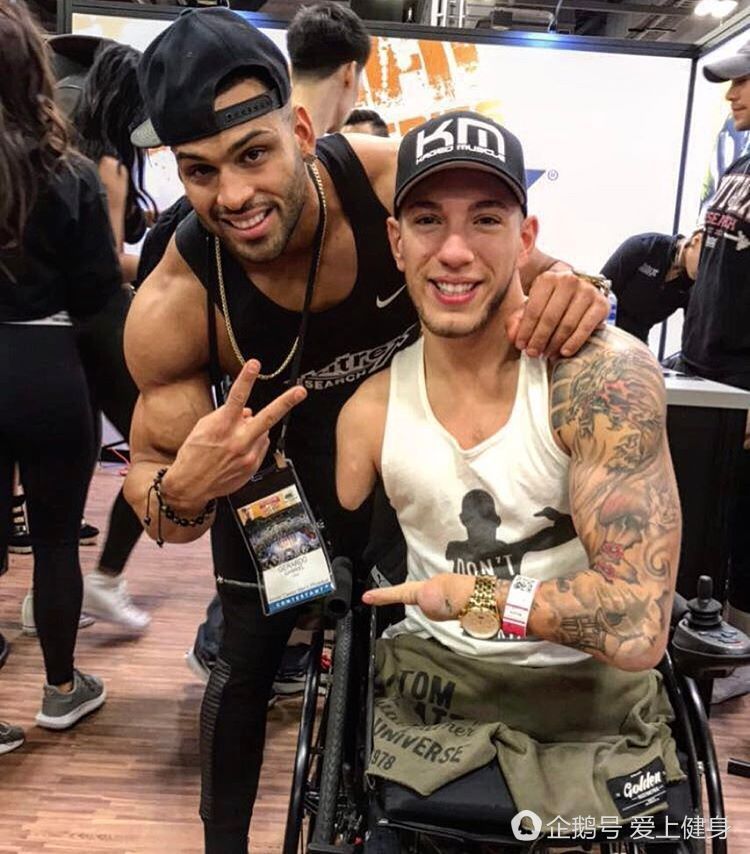 因崇拜施瓦辛格,身残志坚的他成为健身界最励志的大明星
