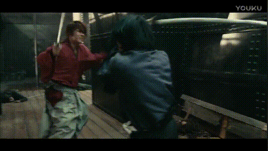 绯村剑心与再来看看电影三部曲中,佐藤健的各种动作话不多说,先来看