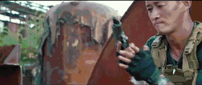 假戏真打的影视镜头,甄子丹打吴京断4根棍子,刘德华扇