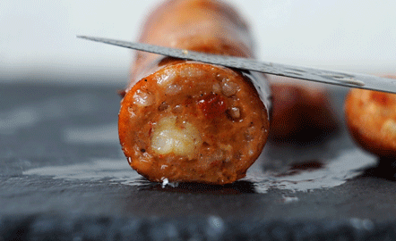 长沙排队1000桌的小龙虾届鼻祖文和友新推出了小龙虾烤肠肉足q弹会爆