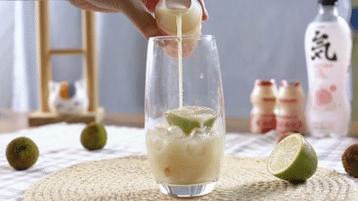 点上一杯苦苦的凉茶,清凉一下自己,也清理一下身体.