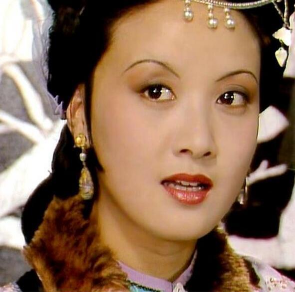 她饰演的"王熙凤"深入人心,《康熙微服私访记》又让她