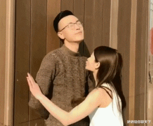 媳妇儿本以为是个惊喜,没想到大哥这么整蛊他,晚上估计又得跪榴莲了吧