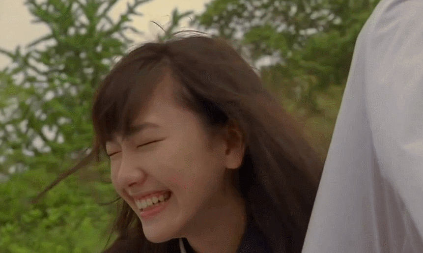 笑容出圈的明星不在少数,甚至好看的初恋笑容会让你忽略她的颜值bug