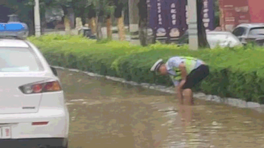 一线传真福建抗击暴雨公安在行动