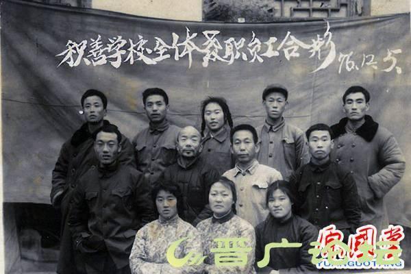 女教师执教40年月薪仅150元