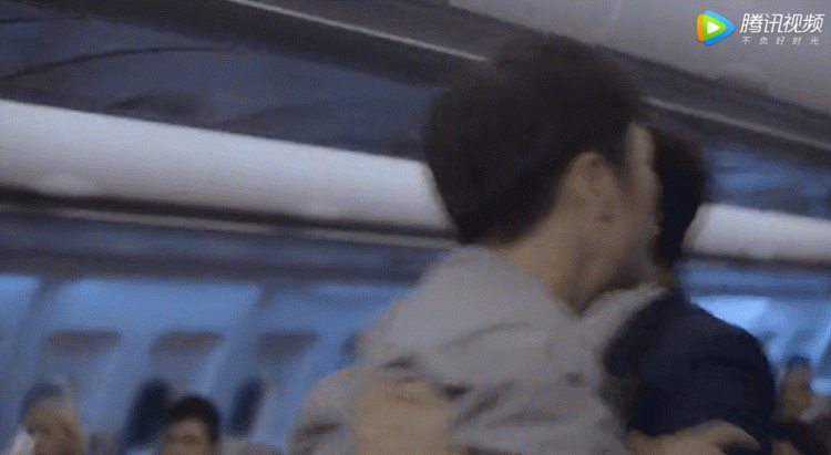尽管公司最后判定肖默没有责任,但肖默还是因为内疚辞去飞行员职务