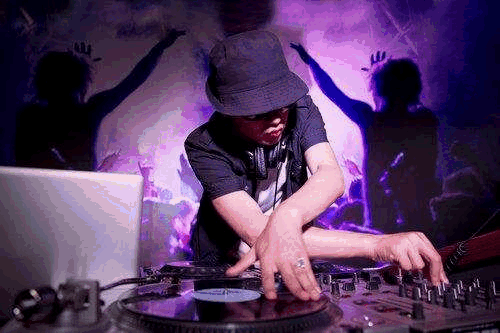 ></p></a>>看点三:潮流dj秀bluetown / 活动示意图>>看点二:热力舞蹈秀blue