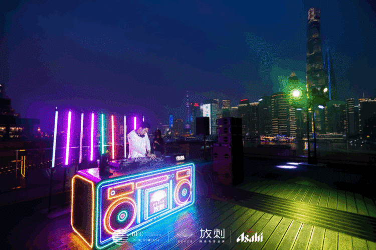 魔都周末夜生活攻略来露台音乐嘉年华一边赏外滩无敌夜景一边听音乐