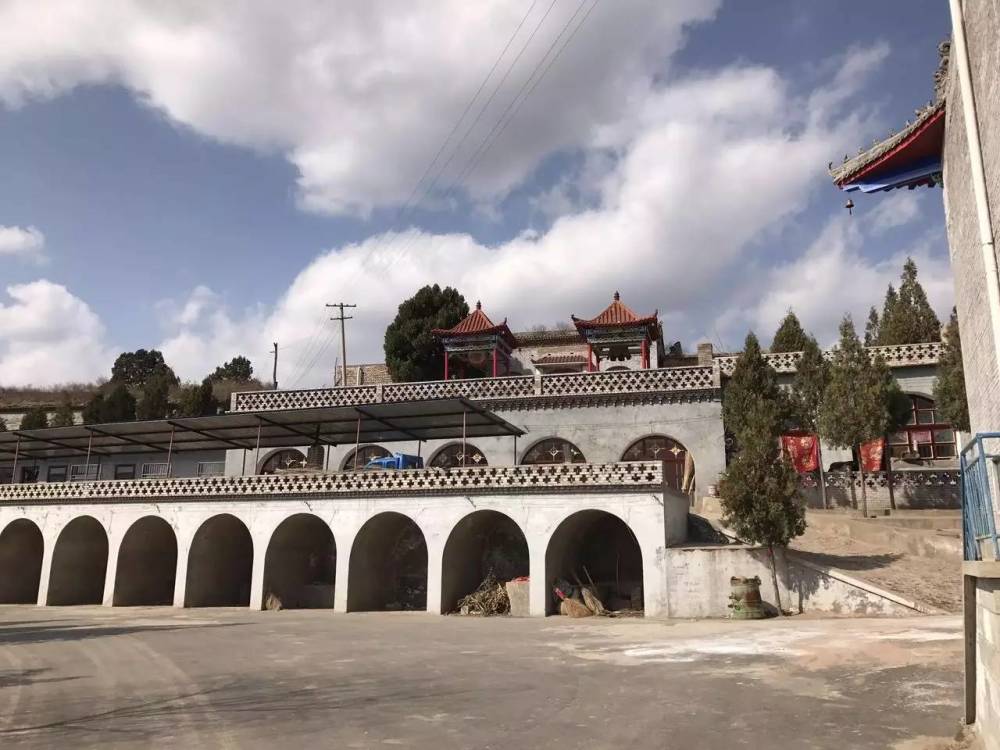 千年古刹白草寺邓世荣