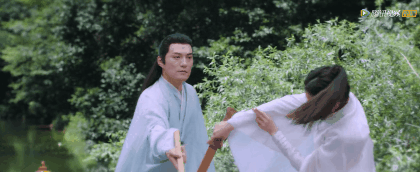 这个招式,派爷原是见过的.不就是楼下公园大爷大妈的太极互推吗?
