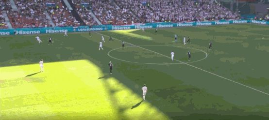 克罗地亚1-0西班牙第15分钟,科克打门被克罗地亚门将封堵,错失良机上