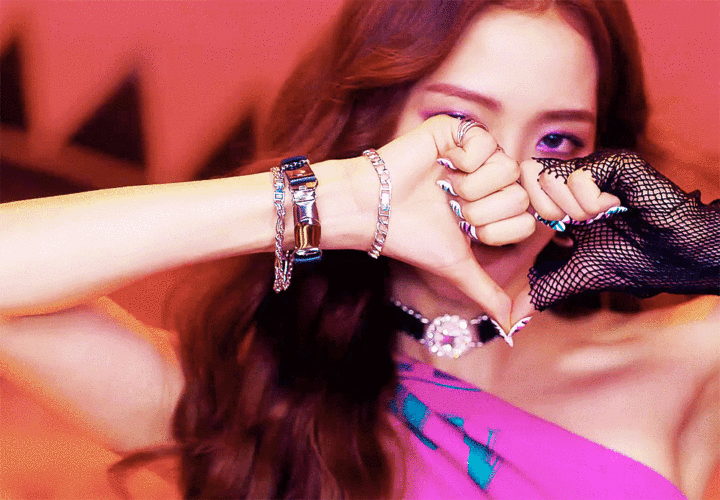 动图系列jisoo夏天有梅子味的晚风