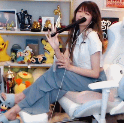 骆歆惩罚小苏菲密码房跳舞发福利被水友调侃是惩罚