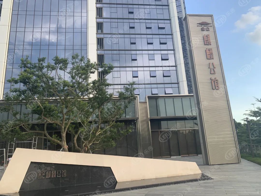 金众麒麟公馆于2019年10月12日开盘,推售户型建面约100-177㎡住宅