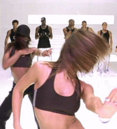 《罪恶之城》里,她扮演那个性感的红舞女郎南希,让人过目难忘;《神奇