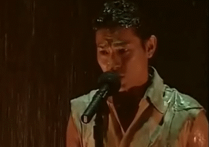 搞笑gif段子:很想过去帮他把车停好