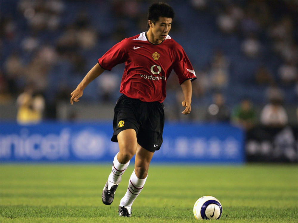 董方卓踢业余赛 身材严重走样