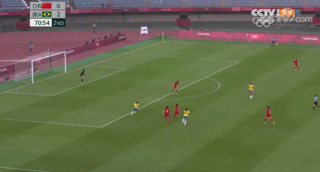 第74分钟,中国女足后卫禁区内解围不远,玛塔劲射破门梅开二度,中国