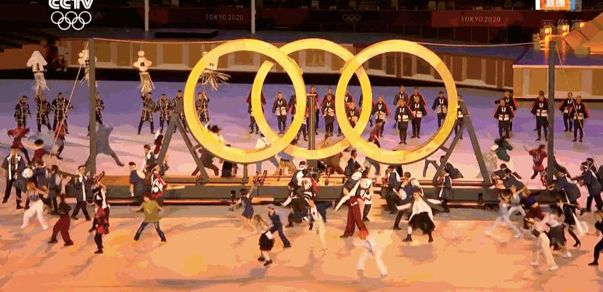 这次东京奥运会,日本主办方用江户时代的木工劳动形式展现了五环.