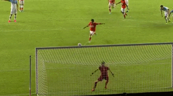 中超广州33广州城艾克森2球自摆乌龙洛国富点射建功