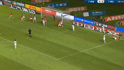 1张红牌1进球被吹2个点球3次改判中超太疯狂洛国富被卡纳瓦罗拖进场内