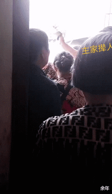 要想杜绝此类现象,还是要从禁止铺张浪费大办宴席开始.