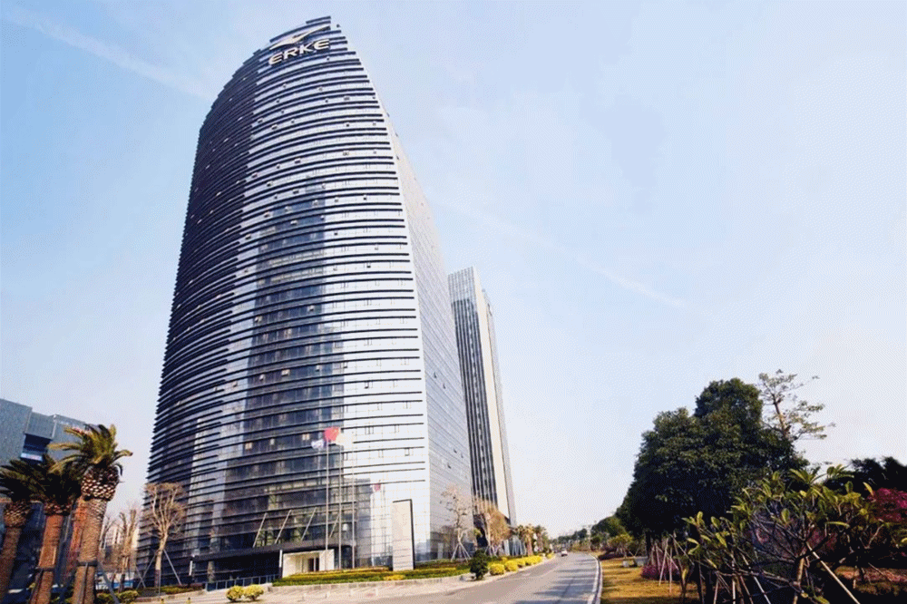 鸿星尔克成立于 2000 年 6 月,总部位于福建省厦门市.
