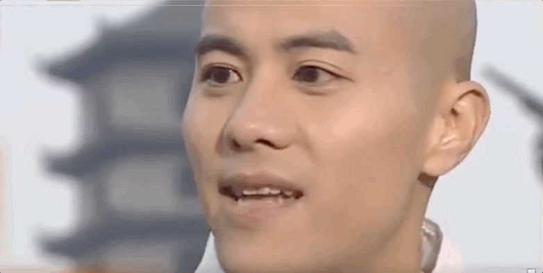 2002年,《齐天大圣孙悟空》,梁汉文搭档张卫健,饰演唐三藏.