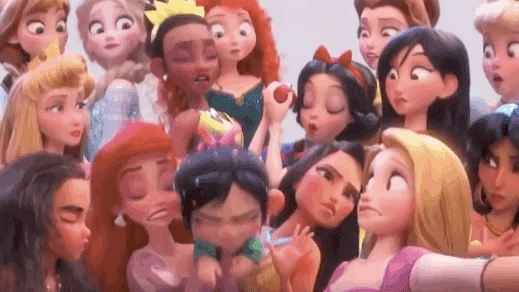 毕竟disney可以说是电影圈的ip第一人了,而disney 则非常聪明地玩起了