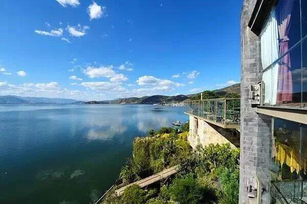 杨丽萍洱海边酒店将被拆除？工作人员：不太现实