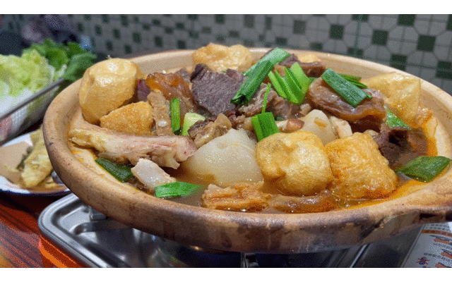 吃牛杂煲这股港式怀旧风,终于真真切切刮到了成都
