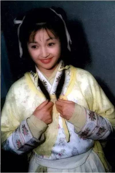 她的郭襄美过杨幂,却因患抑郁症开车冲下大桥