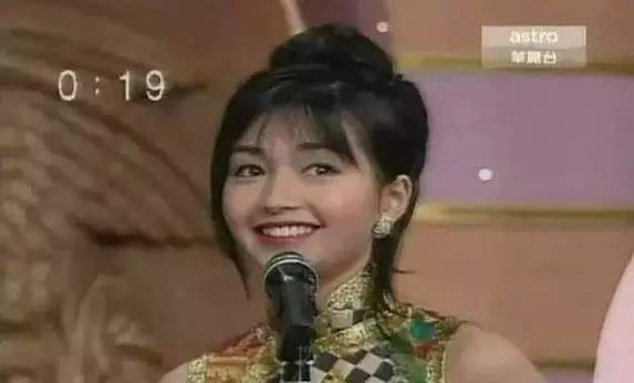 她的郭襄美过杨幂,却因患抑郁症开车冲下大桥