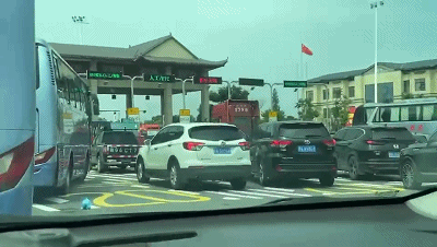 今天上午,湖口高速堵车大排长龙,原来是因为这个!