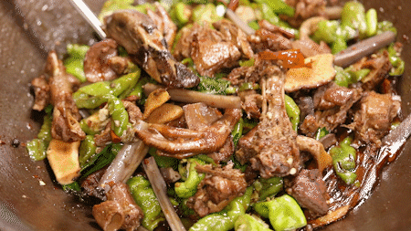 仙桃这家"鸭店,来了就走不动,柴火鸭吃一只送一只!