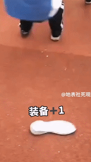 当女生穿白丝踢足球时|10大动图