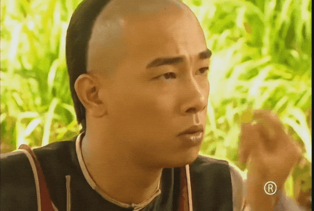 因为他是个草根类型,而且他的戏演得太好了,演小混混就混混,演古惑仔