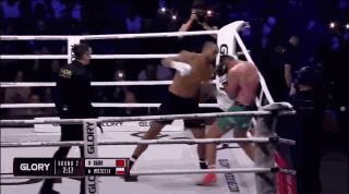 昨日世界踢拳第一恶人狂虐对手结果被对手一招极限反杀