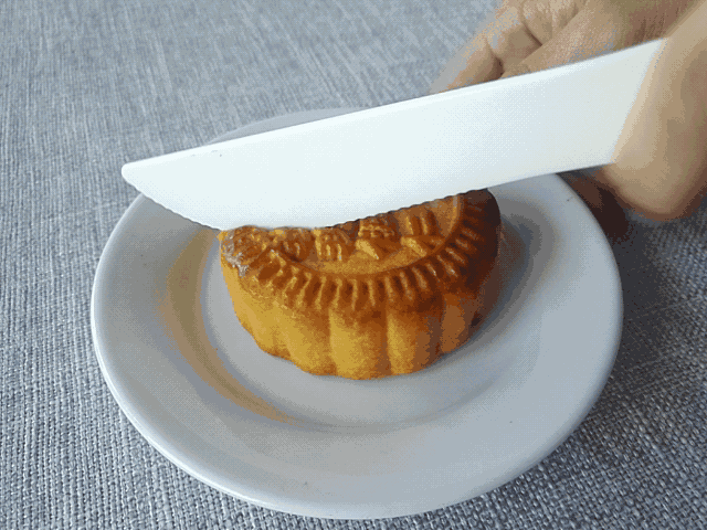 黑森林月饼,相伴永久精致于品,美味于口乐在中秋月饼礼盒扫码下方