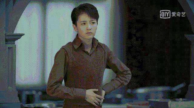 白鹿在线模仿最爱表情包可爱三连!