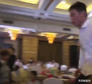 老板你过来咱们谈谈,这就是你说的火锅涮狗肉?