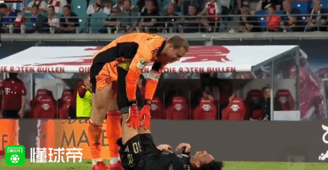 诺伊尔我想帮萨内尽快恢复因为接下来就是和巴萨的比赛